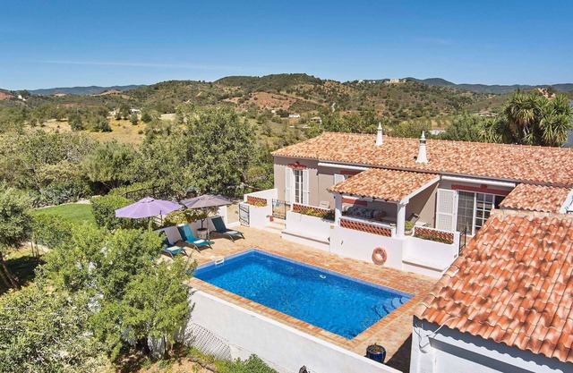 Laranjeira - Three Bedroom Villa, Sleeps 6