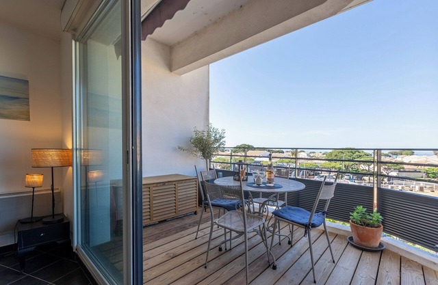 Large 2 BR Panoramic Terrace & Parking