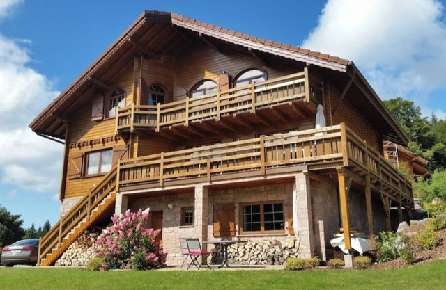 Large 4* chalet in Grand Valtin near Gérardmer 7 bedrooms-4 bathrooms, 4 WC