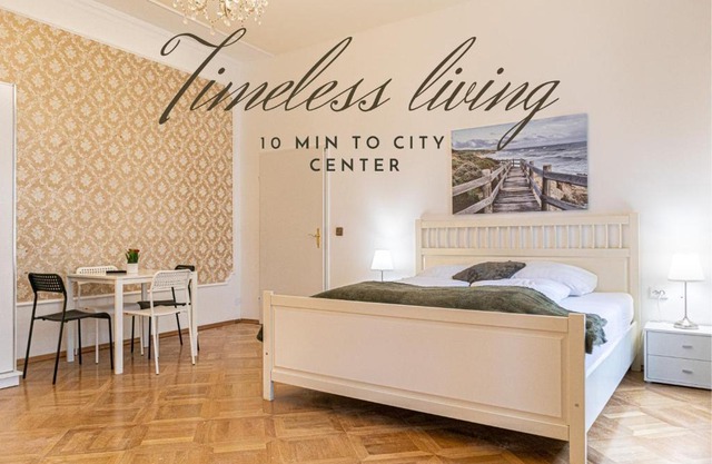 Large 4BR Apt Near Karlsplatz Ideal for Big Groups