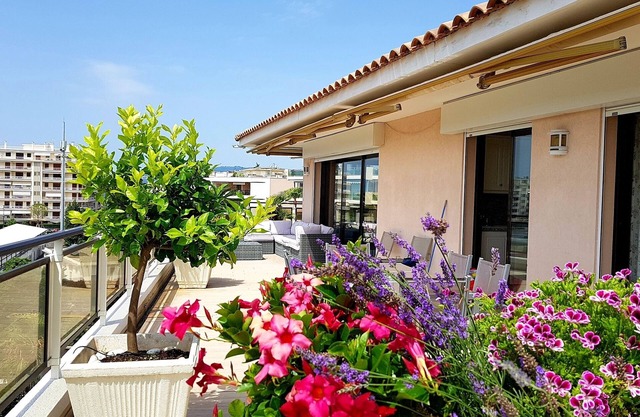 Large 4P Pointe Croisette Huge terrace Sea view Beaches Wifi Air conditioning Garage