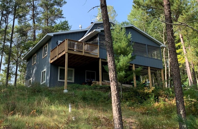 Large 6 BR home on clean lake in Northern WI
