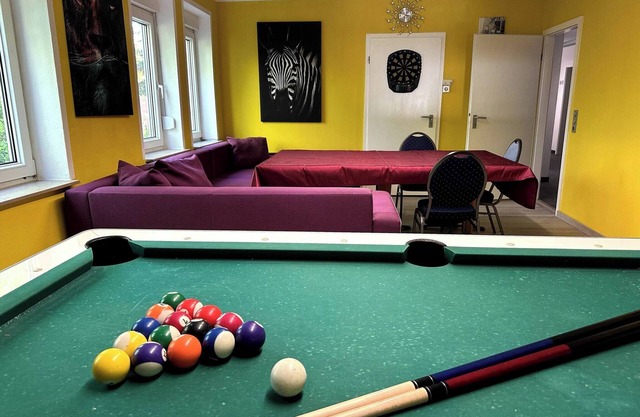 Large accommodation for up to 18 people near Halle & Leipzig with Pool Table