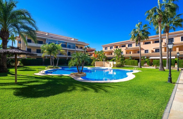 Large and comfortable apartment with communal pool in Javea, Costa Blanca, Spain for 8 persons