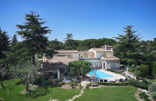 Large and luxurious family property.