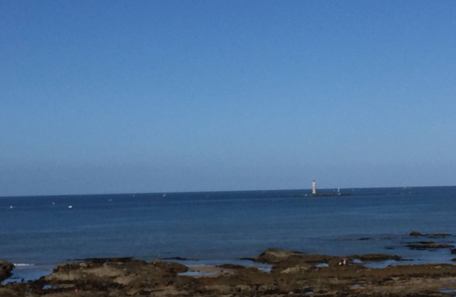 Large apartment, 2 bedrooms, quiet, magnificent sea and sunset views
