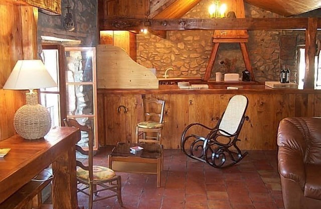 Large apartment (110 m2) of character, roof terrace with stunning view
