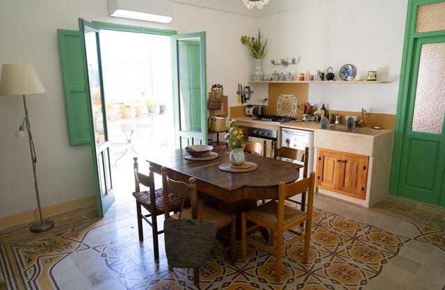 Large apartment in the historical center of Favignana (Egadian Islands, Sicily)