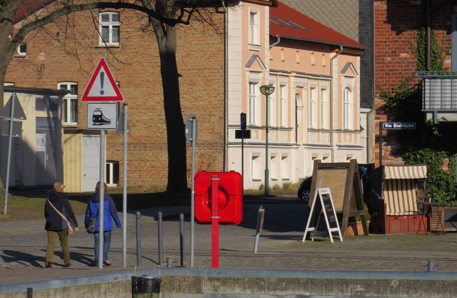 Large apartment right on the town harbor Neustrelitz on Lake Zierker