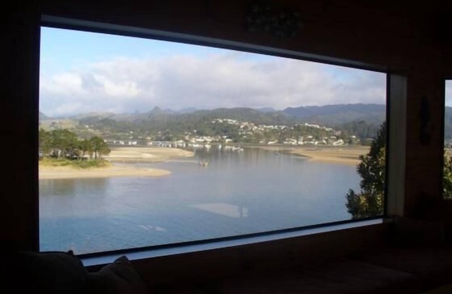 Large beach house with stunning 180 degree views