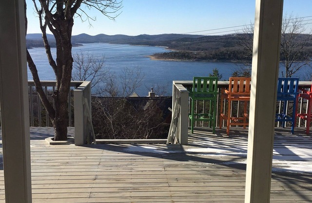 Large beautiful home with breathtaking views of Table Rock Lake