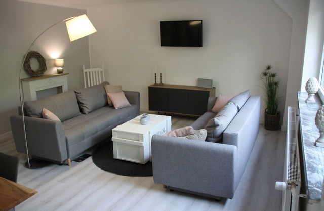 Large, bright vacation apartment in the Lüneburg Heath with pool house and 2 balconies