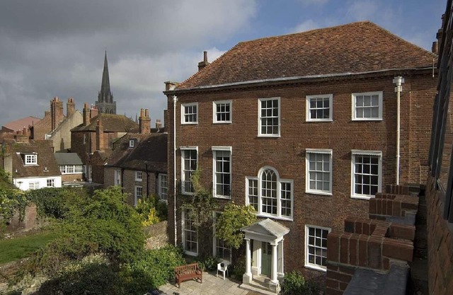 Large celebration Town House in Chichester City Centre. Great for groups/families!