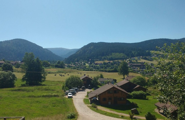Large chalet of 8-14 pl with views, quiet, near Gerardmer, sauna, WIFI, Babyfoot