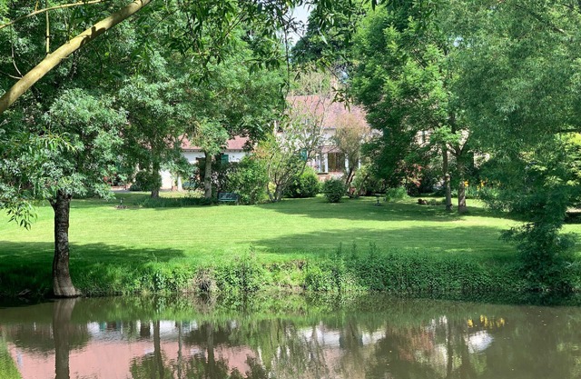 Large cottage near Le Mans with pool, fireplace and animals