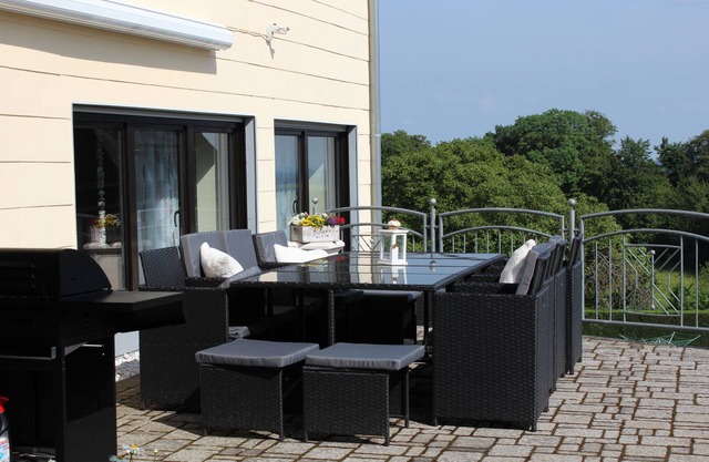 Large cottage in the countryside - ideal for families, hikers and cyclists