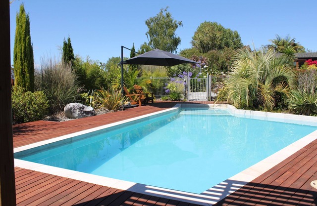 Large Country Home with Views - Spa Pool, Swimming Pool, Firepit, Games Room