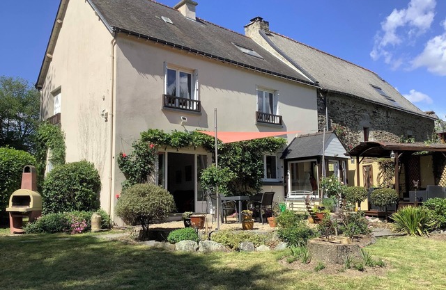 Large Country House set in beautiful Breton countryside