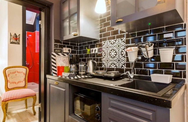 Large Design Flat -4Bdrm- 4Bth -1st FL