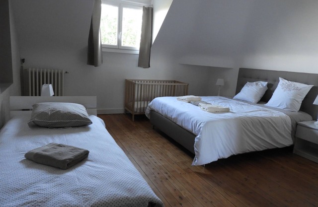 LARGE FAMILY HOUSE FOR RENT