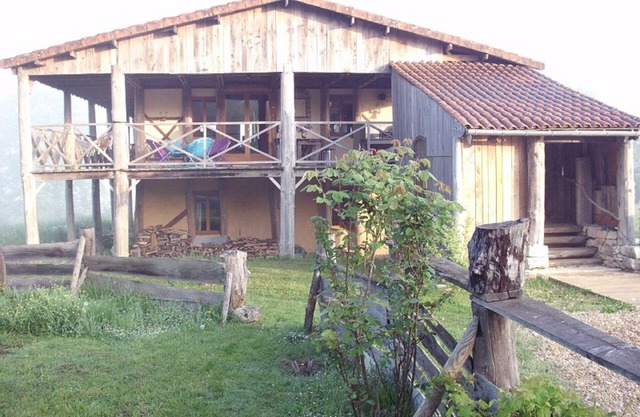 Large 170m2 ecological house with 120m2 sheltered balcony in a quiet location