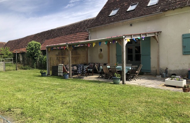 Large Gîte in the countryside. Find peace and quiet here.