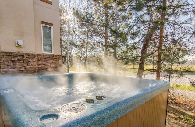 Large Home Near Big Cottonwood * Hot Tub * Park