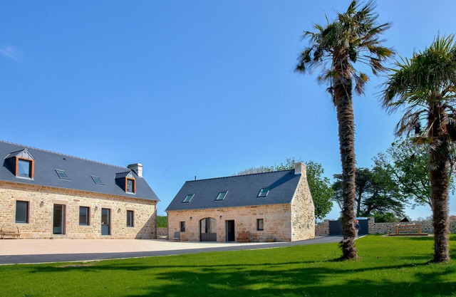 Large house and park for 10 with your family