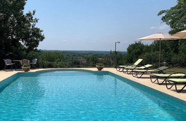 Large house in the Aveyron gorges, 4 bedrooms, sleeps 8