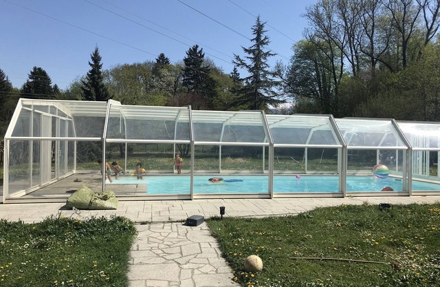 Large house with pool and jaccuzi