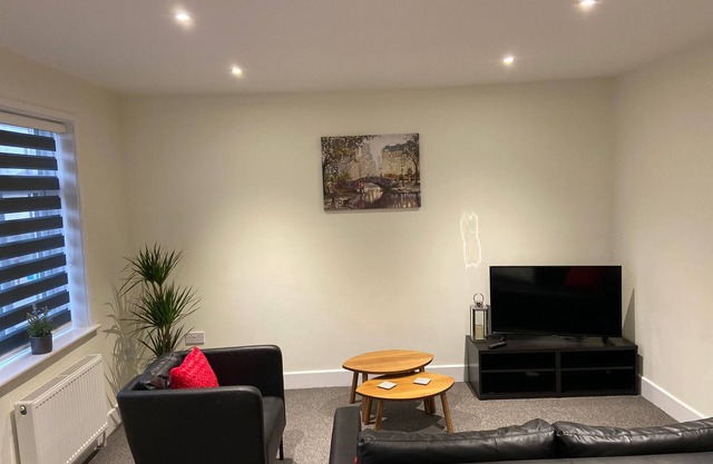 Large modern 2 Bedroom Apartment with Sofa Bed