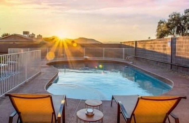 ❤️Large Modern 4BR w/ Heated Pool on .35 Acres