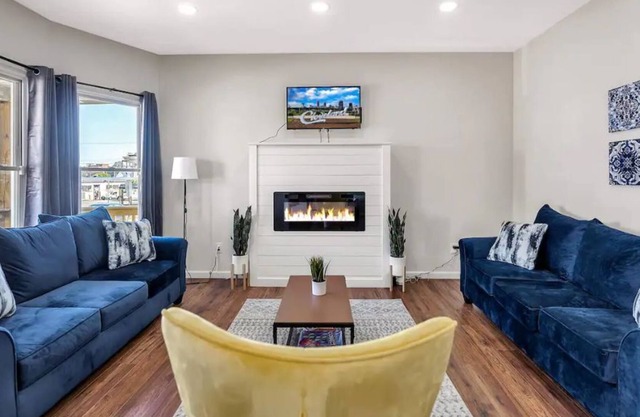 Large Modern✨Home near Downtown/Cleveland/LakeErie/Cedar Point!