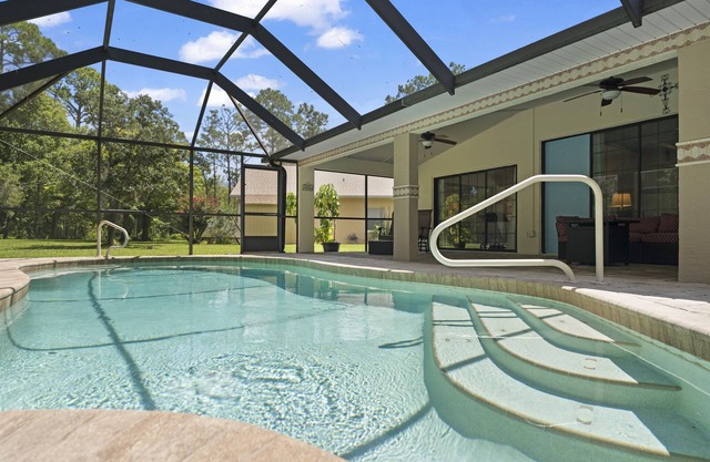 Large Palm Coast Pool Paradise - Family Gatherings