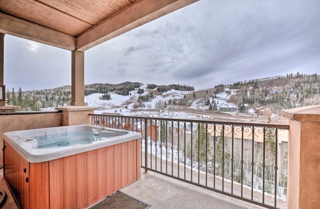 Large premium ski-in/ski-out townhome at Brian Head's Giant Steps lift! .