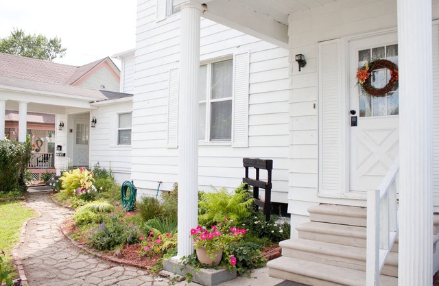 Large, private condo in Downtown Marine City