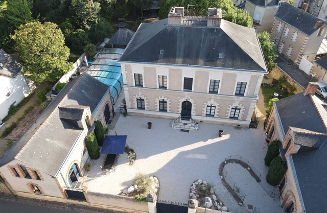 Large property in a wine-producing village, garden, pool, Anjou Loire Valley