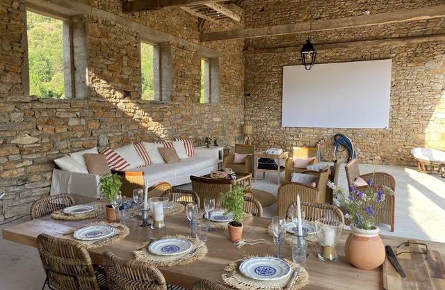 Large Quercy house near the Lot river
