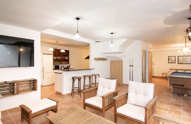 Large rural house 10 minutes from Pamplona