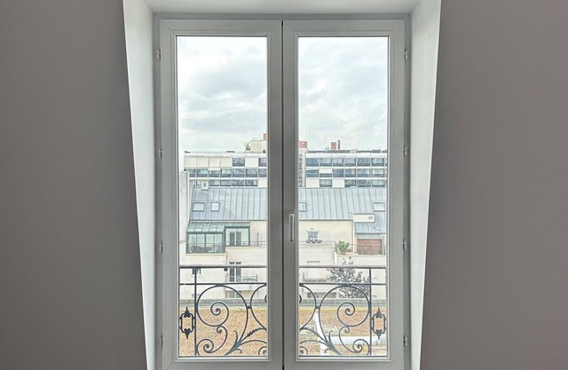 Large studio near Père-Lachaise