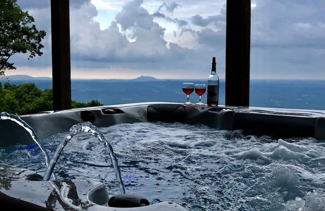 Large, Stunning Cabin with Breathtaking View of Piedmont, Pilot Mountain