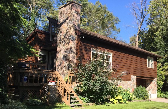 Large Stunning Cottage For All-Season Getaways!!