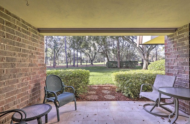 Large Tampa-Area Condo - 15 Mi Clearwater Beach!