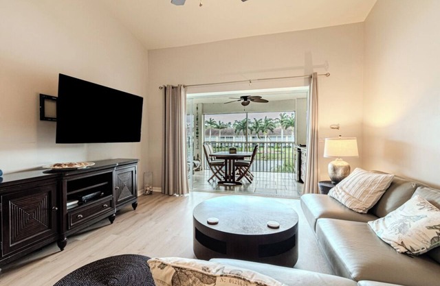 Large updated lanai overlooking the heart of the water at Magnolia Falls.