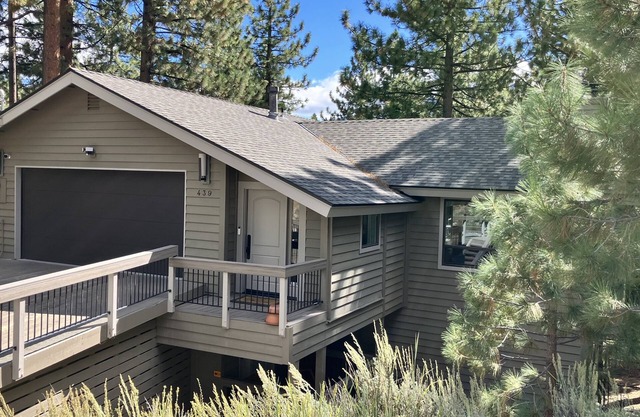Large upscale 5 bedroom home close to town
