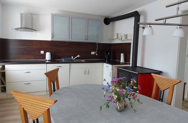 Large vacation apartment with terrace (120sqm) for up to 6 people