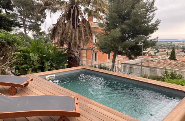 Large vacation home with swimming pool, large garden and exceptional view!