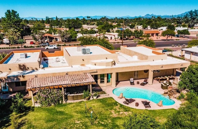 Large Villa in the heart of Scottsdale previously named Grifin Rock