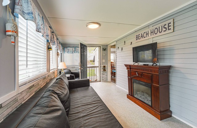 Large Yard: Walkable Cottage in Old Orchard Beach!