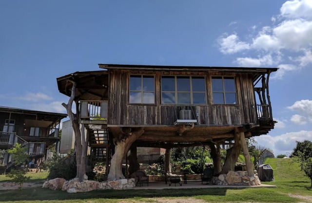 Las Palmas Tree Haus - Cloud Lane